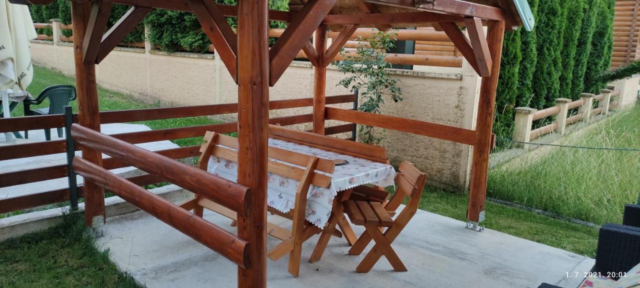 Apartmani Vuk 1 コラシン エクステリア 写真