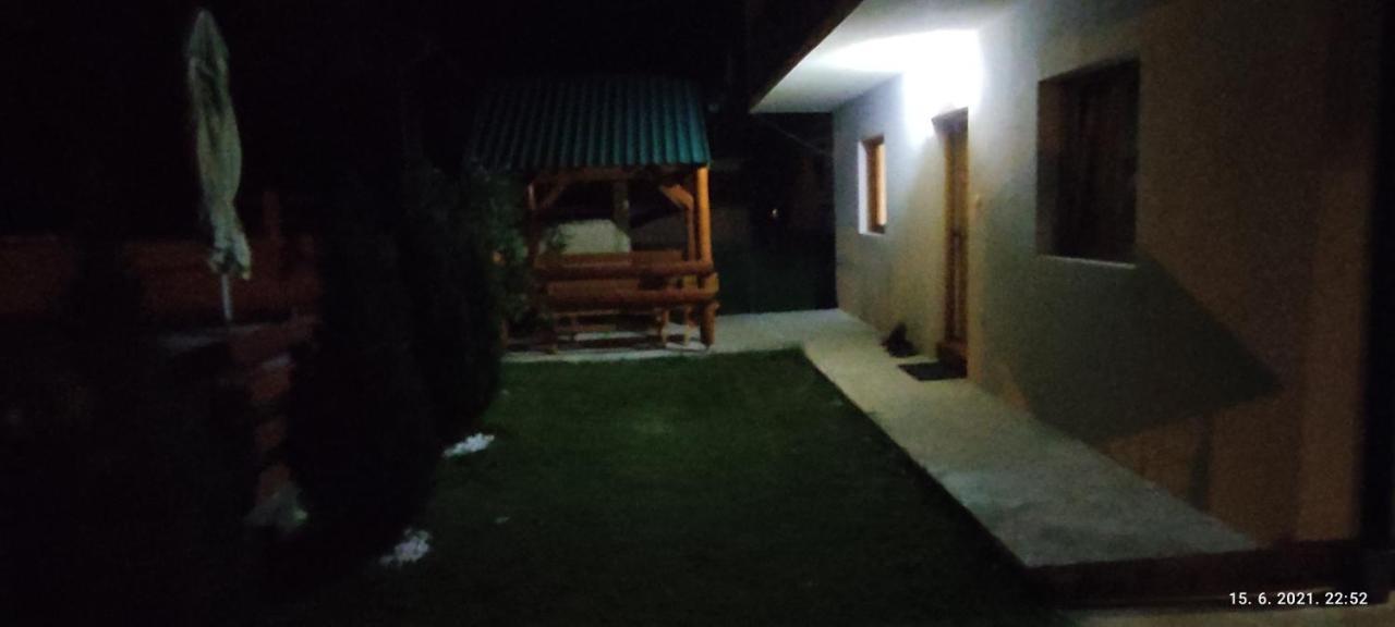 Apartmani Vuk 1 コラシン エクステリア 写真